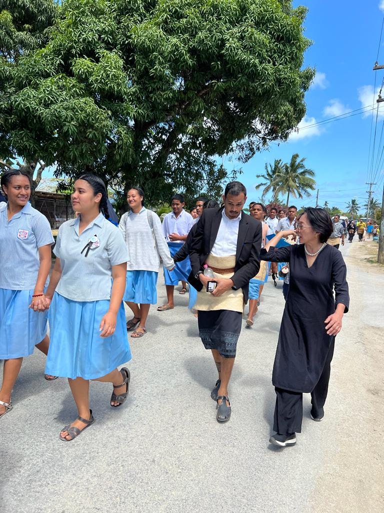 Inspiring to join 1400 school students in Tonga today testing the tsunami early warning system . Education on disaster risk is crucial to save lives and no one knows this better than the communities here after the Hunga Tonga-Hunga Ha'apai volcano and tsunami last year.