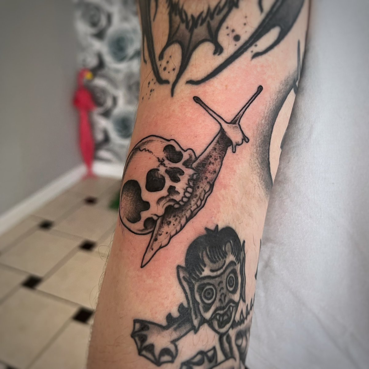 kitwtattoo's tweet photo. Same snit, different day https://t.co/Y3s5PbfXVZ