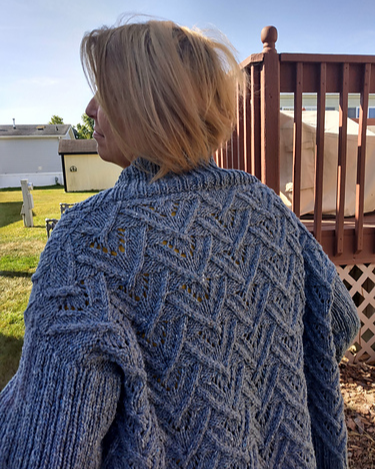 papermoonknits's tweet photo. • ☾ •  Part 1 - Testers 
I had the most awesome test knitters for Ascendant. It was a big project that took skill and perseverance. They were not only enthusiastic and fun to work with, they took great pictures! 

The testers in today's post used the same yarn... https://t.co/n0oWdB0Fwk