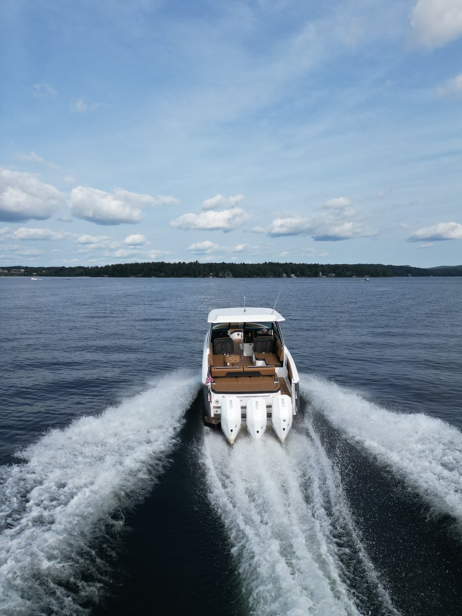 GoodhueBoatCo's tweet photo. Our @CobaltBoats R33 sets the bar for epic, luxury boating. ✨ https://t.co/blrghW03uv