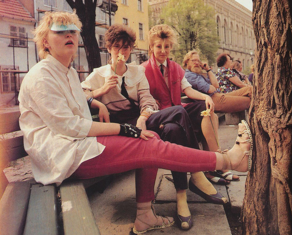 PicturesUssr's tweet photo. Fashionable youth of Riga, Latvian SSR, 1980s https://t.co/CA0DEq4s4z