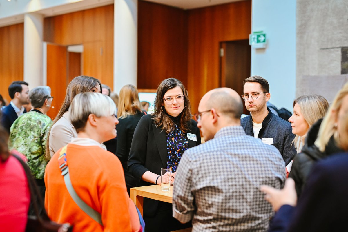 PolitoscopeBC's tweet photo. Es war uns ein Fest! 🥳Vielen Dank an alle, die das Barcamp #Politoscope gestern mit Leben gefüllt haben. Der wertvolle Austausch miteinander verbessert unsere #Kommunikation auf allen Ebenen! @RegierungBW @landnrw #Behördenkommunikation #Politik Fotos: Phil Dera https://t.co/TdKb3zavVd