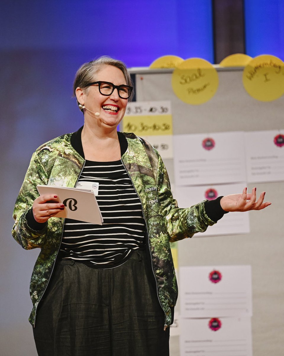 PolitoscopeBC's tweet photo. Es war uns ein Fest! 🥳Vielen Dank an alle, die das Barcamp #Politoscope gestern mit Leben gefüllt haben. Der wertvolle Austausch miteinander verbessert unsere #Kommunikation auf allen Ebenen! @RegierungBW @landnrw #Behördenkommunikation #Politik Fotos: Phil Dera https://t.co/TdKb3zavVd