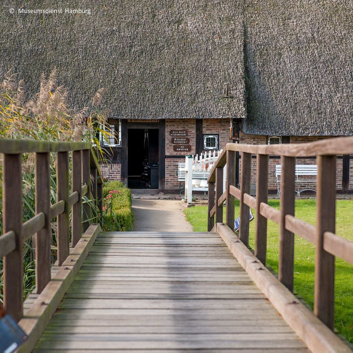 Das Leben um 1533 liegt weit von unserer Realität entfernt und kann trotzdem im Freilichtmuseum Rieck Haus (Rieck-Haus) wiederbelebt werden. Die Mitmach-Ausstellung mit kleinem Spielplatz und Schweinekoben lädt zu einem Ausflug in die Vierlande mit der ganzen Familie ein.