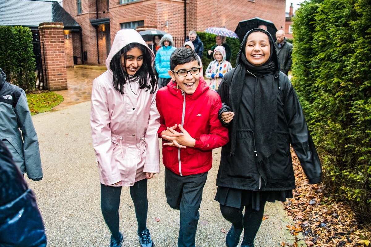 Did you know that less than half of primary school children walk to school in England today, compared with 70% in the 1970s? Our @Tanya_Braun has written about #InternationalWalkToSchoolMonth in this @Sport_England blog 👇 sportengland.org/blogs/get-movi…