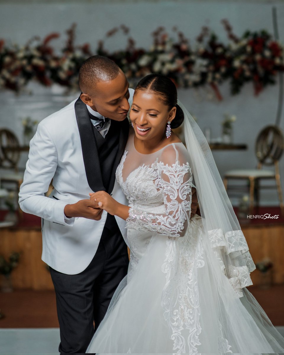 Wedding photography 💒 blossoms where love and memories collide...
The love u give out on ur day will create outstanding memories.

#FreezeGoodMoments
