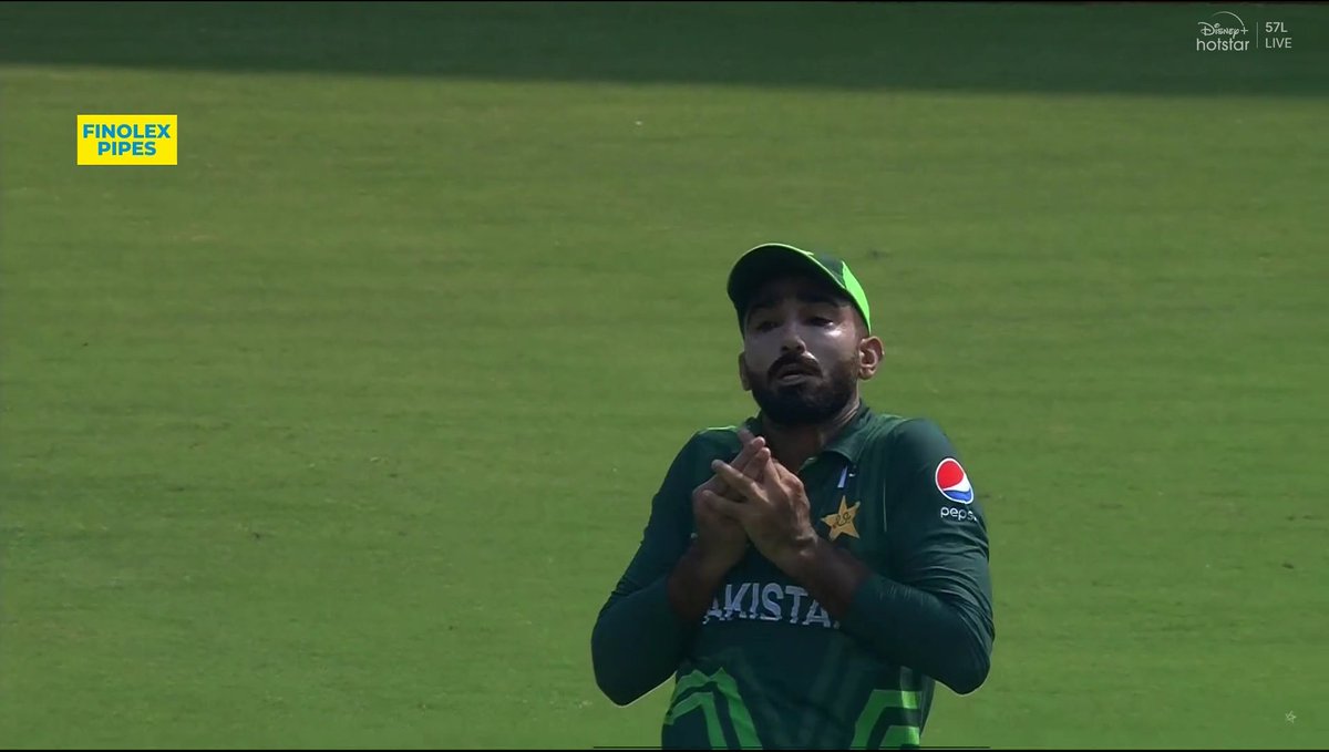 Shehzad719's tweet photo. It is going to be very expensive.
#PAKvsAUS #UsamaMir #Catchdropped #HarisRauf https://t.co/JhtmaSh8Hd