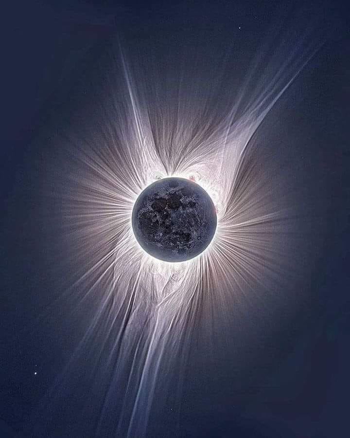 sciencecage000's tweet photo. A high resolution image of a Solar Eclipse!
Credit: Sebastian Voltmer https://t.co/rQ1y0Qrgrh