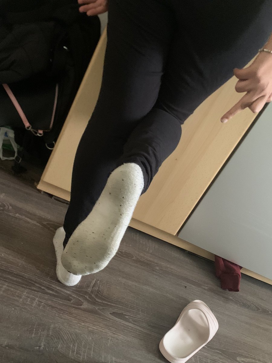 Sockenherrrin's tweet photo. Zahl Schweine meldet euch 😈 https://t.co/cWQOYMcept