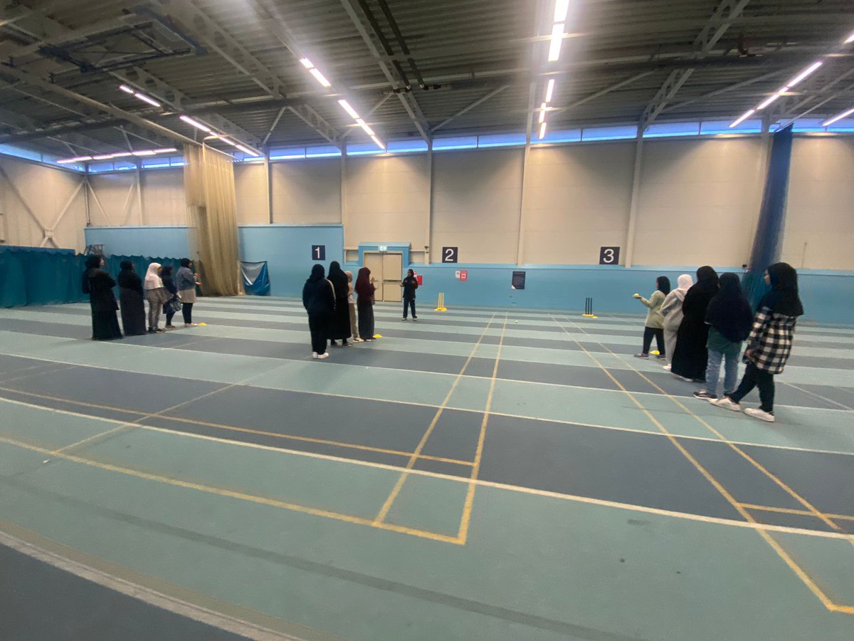 EssexCCB's tweet photo. ☪️ 𝐒𝐭𝐫𝐞𝐞𝐭 𝐒𝐞𝐬𝐬𝐢𝐨𝐧𝐬 𝐚𝐭 𝐈𝐛𝐫𝐚𝐡𝐢𝐦 𝐌𝐨𝐬𝐪𝐮𝐞

"𝙂𝙧𝙚𝙖𝙩 𝙛𝙪𝙣, 𝙬𝙤𝙪𝙡𝙙 𝙝𝙞𝙜𝙝𝙡𝙮 𝙧𝙚𝙘𝙤𝙢𝙢𝙚𝙣𝙙"

"𝙄𝙩 𝙜𝙚𝙩𝙨 𝙮𝙤𝙪𝙧 𝙝𝙚𝙖𝙧𝙩 𝙥𝙪𝙢𝙥𝙞𝙣𝙜, 𝙞𝙩'𝙨 𝙖 𝙣𝙞𝙘𝙚 𝙩𝙝𝙞𝙣𝙜 𝙩𝙤 𝙡𝙚𝙖𝙧𝙣."

"𝙄 𝙝𝙖𝙫𝙚 𝙗𝙚𝙘𝙤𝙢𝙚 𝙜𝙧𝙚𝙖𝙩 𝙖𝙩 𝙘𝙧𝙞𝙘𝙠𝙚𝙩!"

Just some of the feedback we were delighted to receive from participants following this week's street sessions at Ibrahim Mosque in Newham.

🦅 #FlyLikeAnEagle