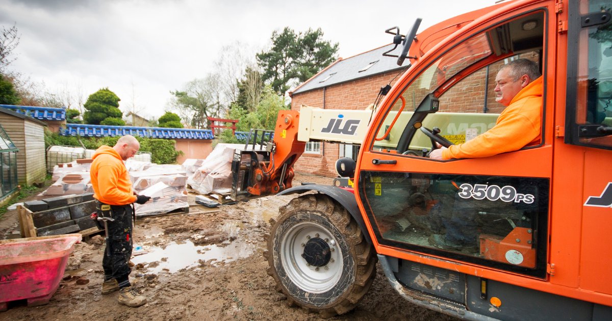 "Built by a family for a family" 🛠️ 
We take pride in the work we do, whether we're adding an extension, building a new home, or fixing a roof. 
Get in touch with us today 📲 01228 520352