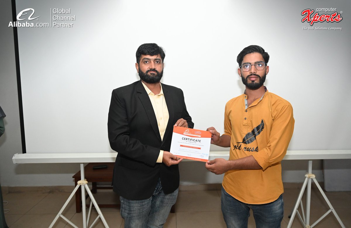 1ecommercexpert's tweet photo. Some glimpse of Alibaba training Session on 19th Oct, 2023 (Thursday) at @sccisialkot (SBCC). Receiving #certificates for our FREE Alibaba Training Session Batch#18 for https://t.co/asfVmtDSY9 .  
.
#Batch18 #PAKvsAUS #Alibabaplatform #sialkot #Alibabaoffice #GazaHospital #Babar https://t.co/qm0MhC0Rb1