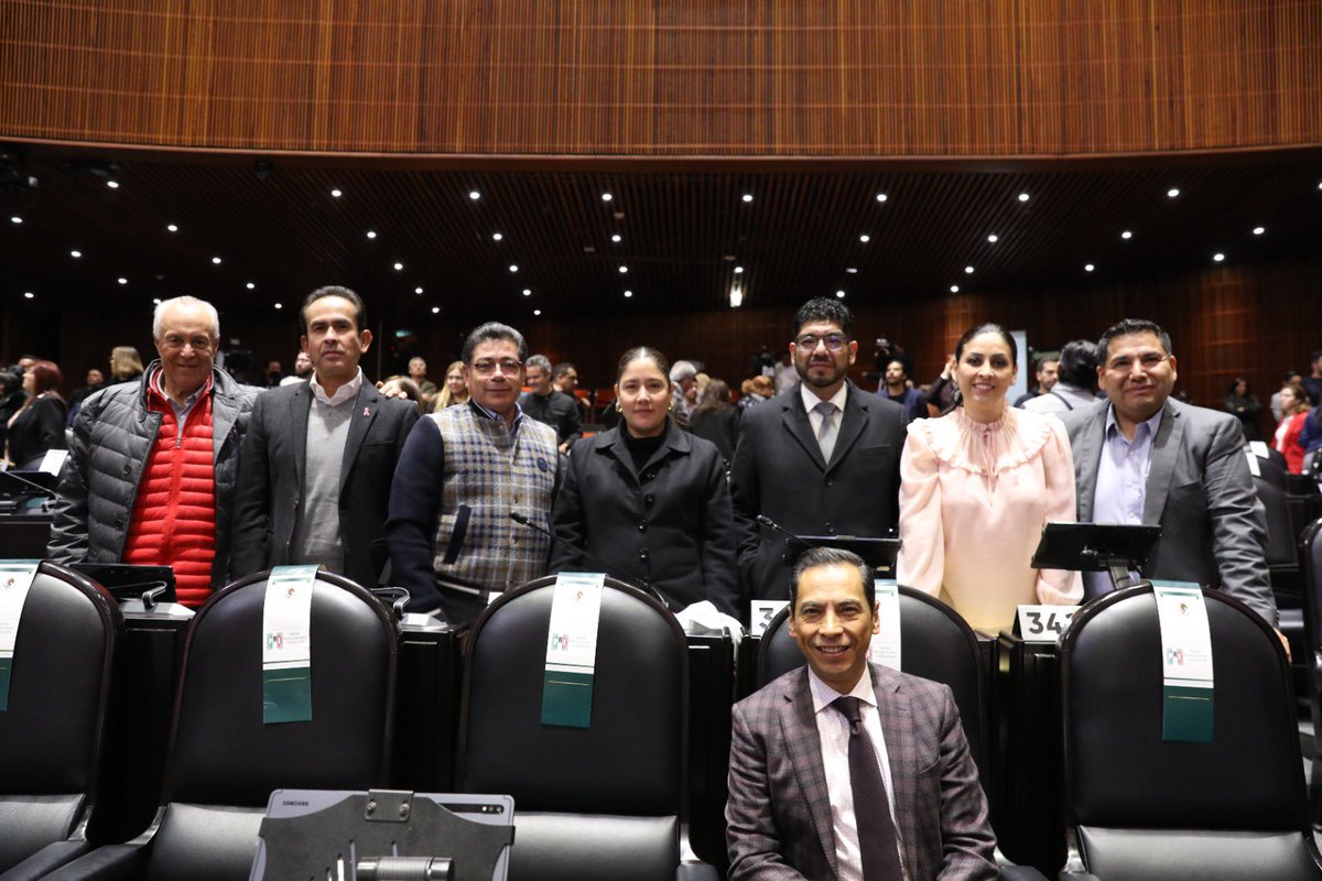 Miguelsamanop's tweet photo. Concluye una intensa jornada de trabajo. Tras 16 horas de discusión, se aprobó por mayoría la Ley de Ingresos 2024, es lamentable que México no tendrá la mejor recaudación, por el contrario, Morena y sus aliados avalaron una nueva deuda por 1.9 billones de pesos. https://t.co/EJ063jvkJY