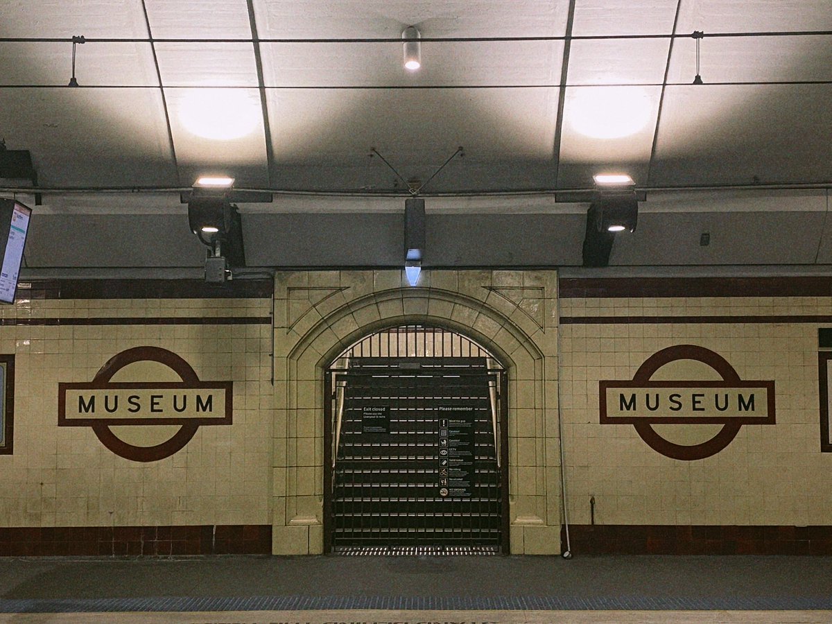 Ennidu_'s tweet photo. Some Underground Blossom aesthetics @ Sydney Museum station #cubeescape #undergroundblossom https://t.co/P7LgUNtq8s