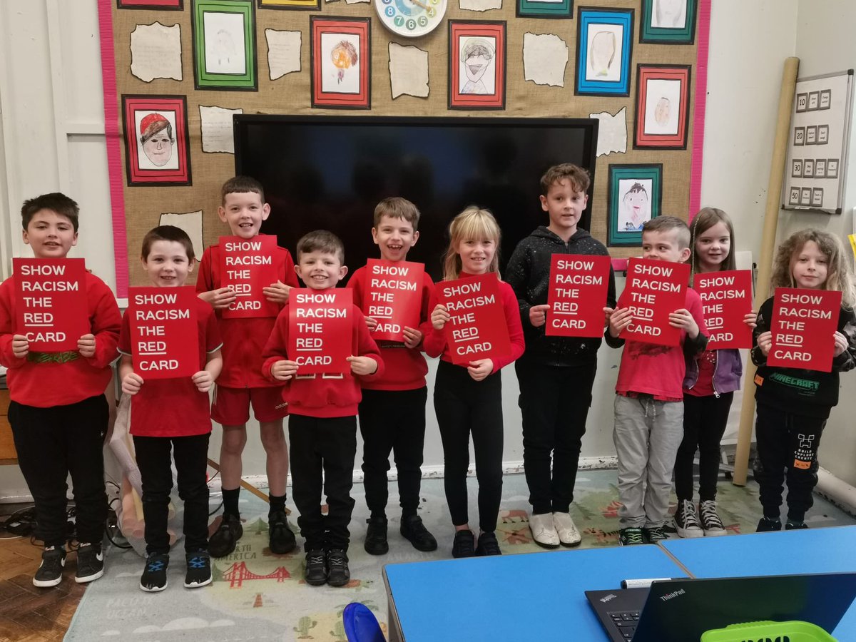 Showing Racism the Red Card in Bl. 3/4 today 🛑✋🏻 <a href="/theredcardwales/">SRtRC Wales | Cymru 🏴󠁧󠁢󠁷󠁬󠁳󠁿</a> #WRD23
