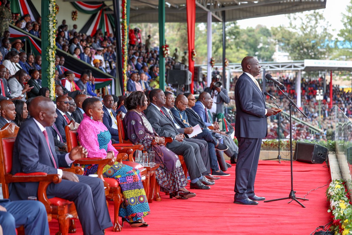 WilliamsRuto's tweet photo. We are building a robust healthcare system that will be a shining example to the world. It will be progressive, responsive and sustainable, supported by a formidable army of motivated, amply-equipped and adequately-trained health workers. https://t.co/K1CHbknF8Y