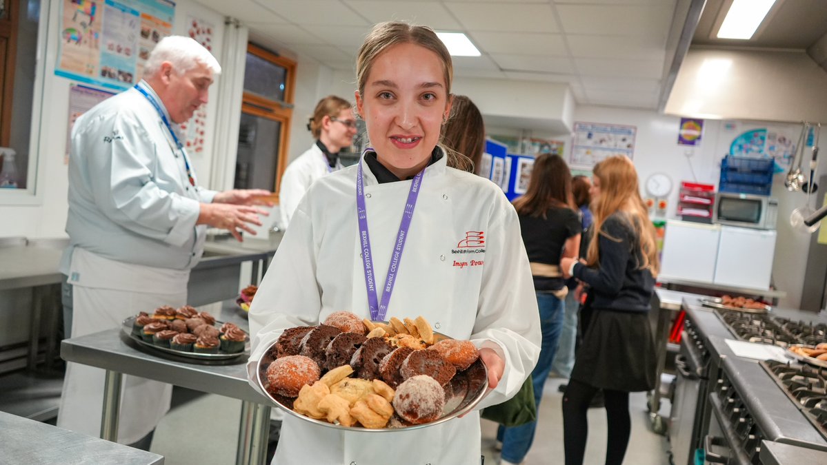 BexhillCollege's tweet image. Our second Open Evening was another amazing event! 🔥 A huge thank you to all of our staff and student helpers for their efforts across the two nights! Thank you to all of our visitors for engaging with us and taking part in the activities!  😎

#BexhillCollege #openevening2023