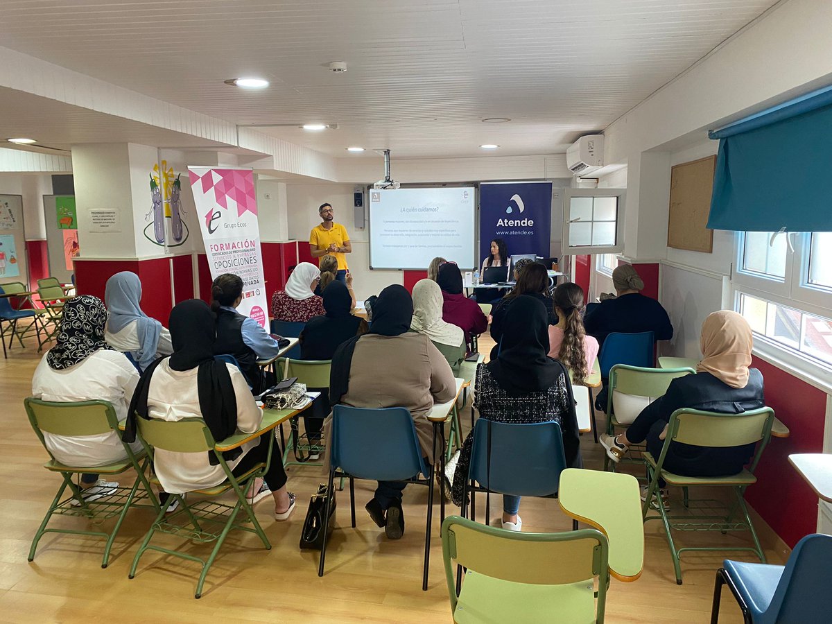 Raquel_Clece's tweet photo. Gracias a la Academia Ecos por la oportunidad de conocer a las alumnas del curso de Atención Sociosanitaria en Ceuta. Una bonita sesión, con gran participación en la que pudimos resolver todas las dudas acerca del servicio Ayuda a Domicilio y de nuestros procesos de selección.😊 https://t.co/XZtwVSMOEc