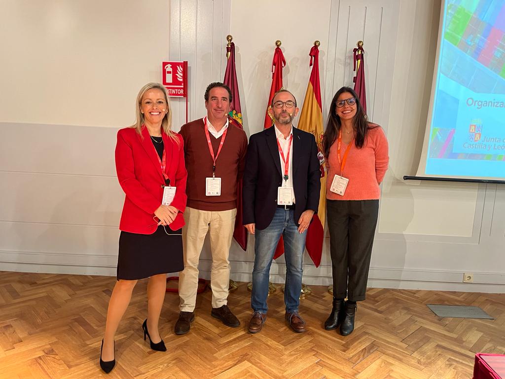 biblioenlace's tweet photo. @Bibliosalud2023 
Mesa 4.Puesta al día con los proveedores.
Modera: Juan M. de la Cámara de las Heras.
Gracias a los ponentes.
Benedita Menezes
Mauro Castillo
Mariana Meyer https://t.co/NEfMoxxewz
