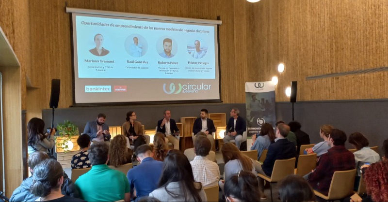 emprendeverde's tweet image. ♻️👗¡Súper interesante!

El #Circularweekend ha vuelto para impulsar el #emprendimiento basado en la #EconomíaCircular con mesas redondas y casos de éxito.

👚El foco este año se pone en la moda y la industria textil.

No nos lo hemos querido perder 👇🏻👇🏻👇🏻  @circularweekend