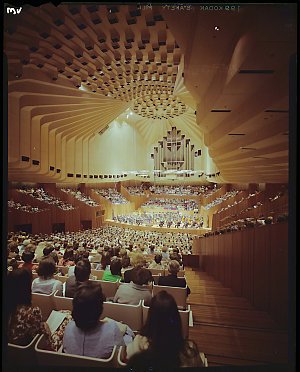 Geoffmuse's tweet photo. Sydney Opera House, Concert Hall with orchestra and audience, April 1973, by Max Dupain. From @statelibrarynsw
https://t.co/jkWVdnCwSP https://t.co/vhbhupumxK
