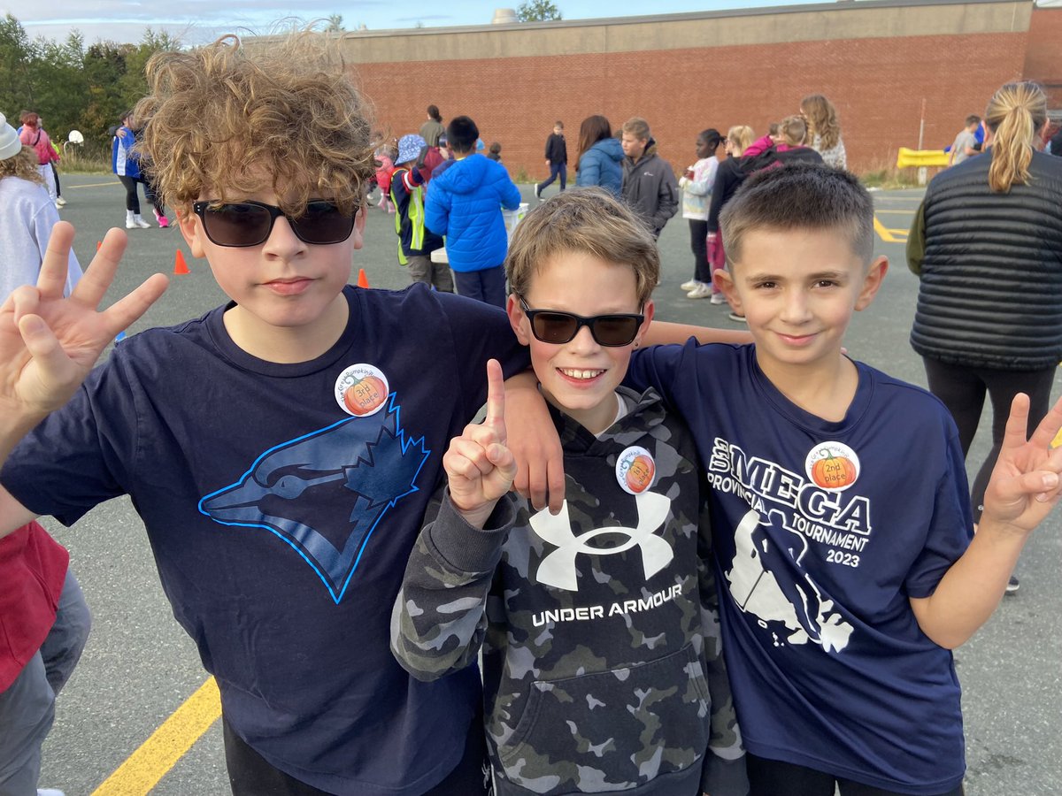 zoe hamilton tweet media