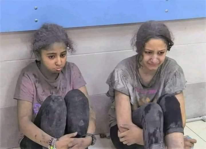 الله مولانا ولا مولي لهم...غريب امر البشر..
سقطت تفاحة فعرفوا معنى الجاذبية...
وسقط الاف الابرياء وغزة تتعرض للابادة الجماعية ولم يعرفوا معنى الانسانية  ....
نوما هنيئا