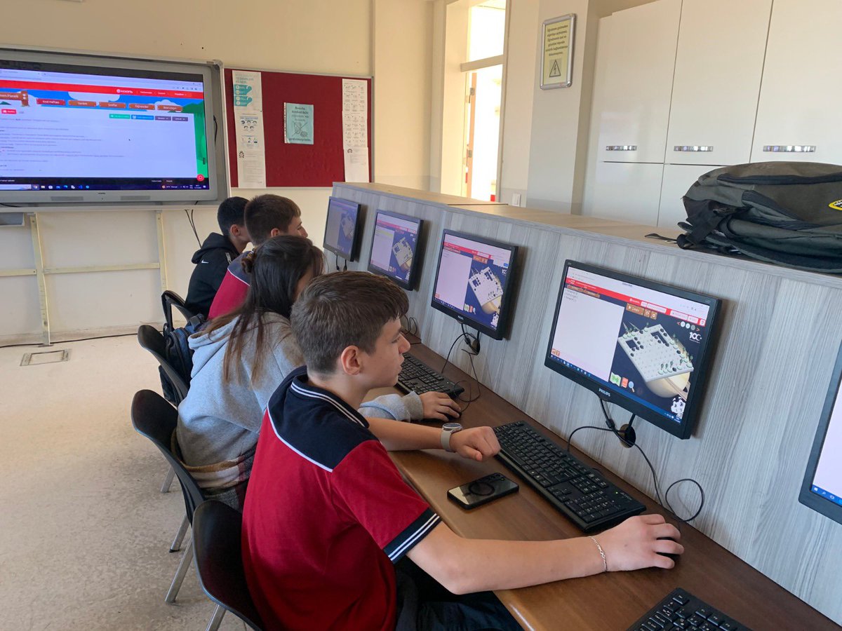 adamlar_a's tweet image. 7-22 Ekim 2023 tarihleri arasında kutlanacak olan AB Kod Haftasında  &quot;100.yılda kodlamaya devam ediyoruz.&quot; projemiz ile İş Adamları MTAL Bilişim Teknolojileri Alanı 10B sınıfı olarak bizde varız.    Kodumuz : cw23-pudLm #CodeWeek

#CodeWeekEU
#denizlimem

#CodeweekTurkiye

#tcmeb