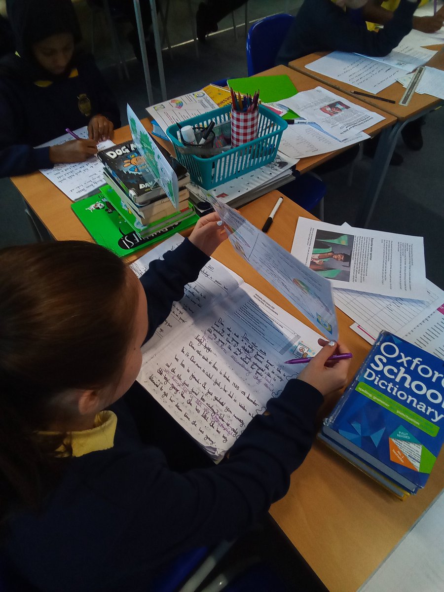 #LaycockYearSix working hard on editing their biography pieces in their #LaycockWriting lesson. Next step...publishing!