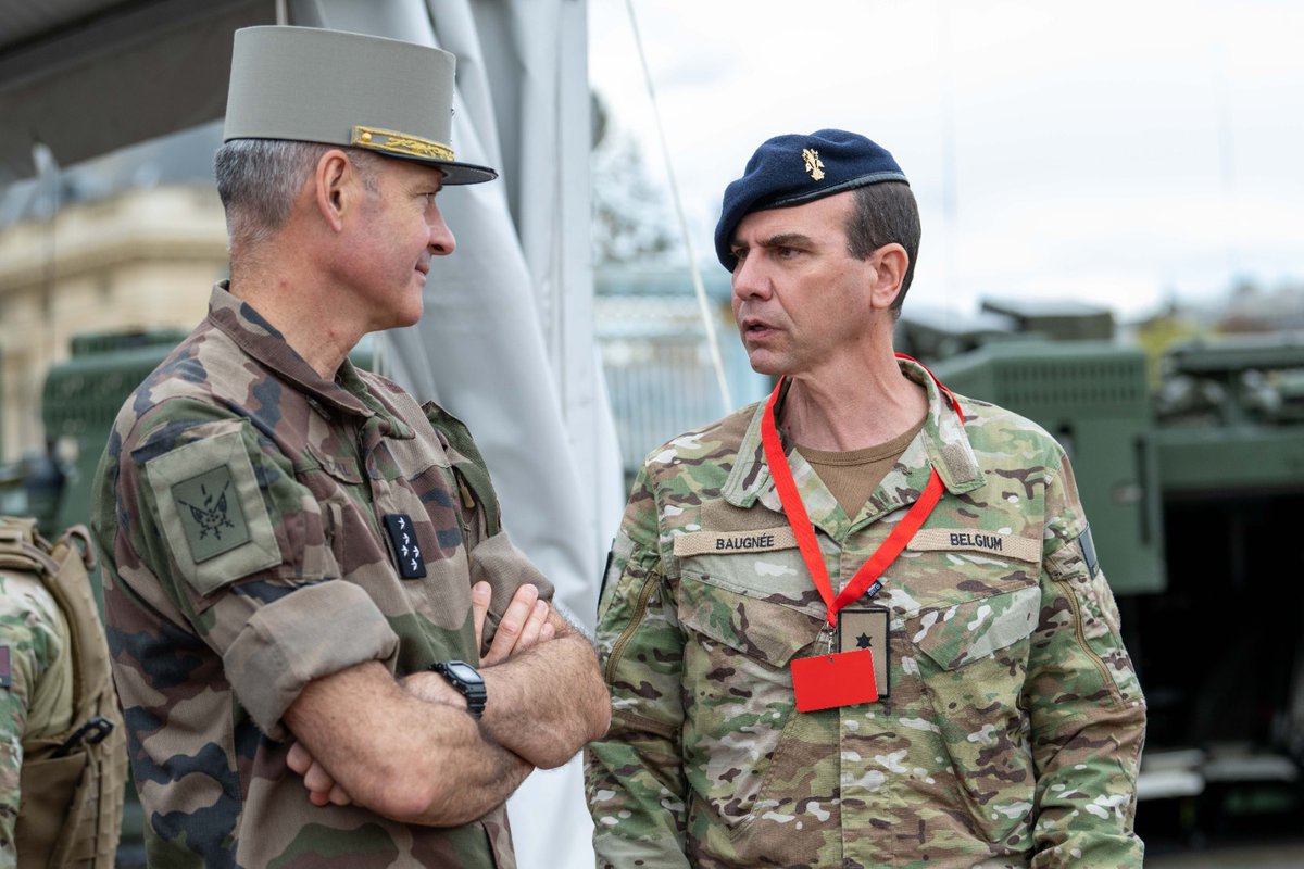CEMAT_FR's tweet image. Avec le général-major Jean-Pol Baugnée @CdrBelArmy pour poursuivre cette aventure inédite qu’est #CaMo depuis 2018. Un partenariat fort pour des #MissionsOps interopérables avec la @Belgian_Army 🇨🇵🇧🇪

#PlusFortsEnsemble 🤝