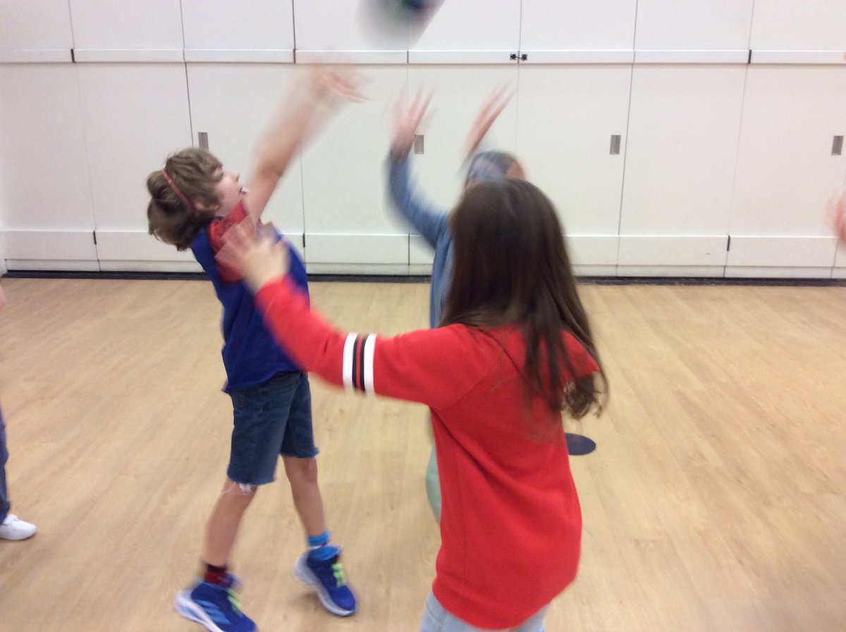 StPhilipsY6C's tweet photo. As part of our European Day of Languages and Sports, we have been learning about the Netherlands.  Here, we are playing korfball!   #teamstphilips @StPhilipCEAP #europeandayoflanguages https://t.co/2PId5QlNeS