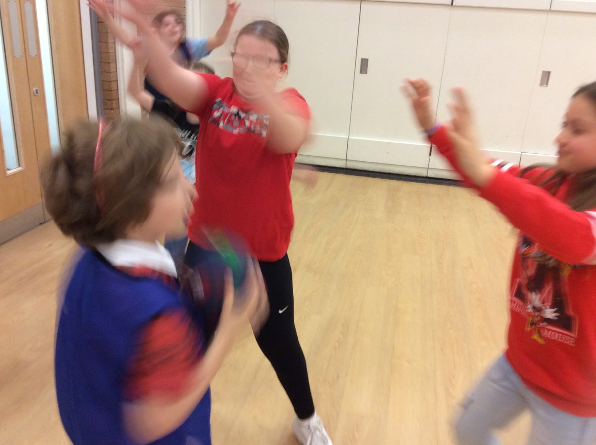 StPhilipsY6C's tweet photo. As part of our European Day of Languages and Sports, we have been learning about the Netherlands.  Here, we are playing korfball!   #teamstphilips @StPhilipCEAP #europeandayoflanguages https://t.co/2PId5QlNeS