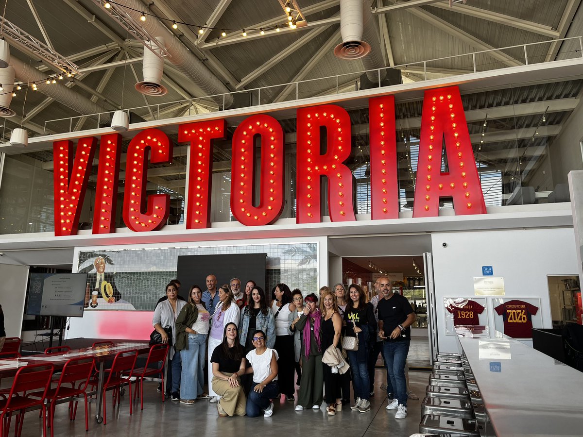 ¡Última parada de #MLGMeetingPoint! 
La fábrica <a href="/CervezaVictoria/">Cervezas Victoria</a>🍻

Junto a nuestros #profesoresfp, la visita a la fábrica de Cerveza Victoria nos permitió explorar el equilibrio perfecto entre tradición e innovación. 🎓🔍
