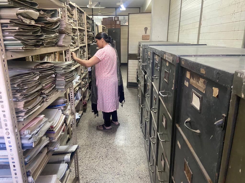 NRDCIndia1953's tweet photo. "स्वच्छता पखवाड़ा के अंतर्गत, हमारे कार्यालय के कर्मचारियों ने साझा की साफ-सफाई की कुछ अद्वितीय झलकियां। #स्वच्छता_पखवाड़ा #कार्यालय_की_सफाई"

@PMOIndia @DrJitendraSingh
@DrNKalaiselvi @CSIR_IND @IndiaDsir 

#CleanIndia3 #DSIR  #DAPRG #SpecialCampaign3 https://t.co/09lZTxxFOT