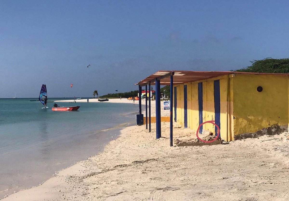 Here are the fish huts in Aruba where Nancy Grace, and I visited with Beth Holloway while on the island last year. I have circled a broken cinder block. Behind these small huts were boards, crates, buckets and blocks. #NataleeHolloway @NancyGrace #Zone7