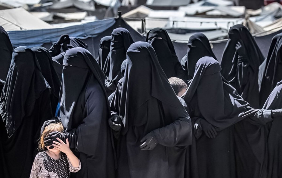 visegrad24's tweet photo. Scandal erupts in Sweden after a newspaper published data on jobs held by "ISIS women" taken back to Sweden from the Al-Hol camp (ISIS women &amp; kids) in Kurdish Syria

Of the 83 women who returned, more than 1/4 now work in Swedish schools, kindergartens &amp; asylum centres for kids https://t.co/iaSw1XYOnc