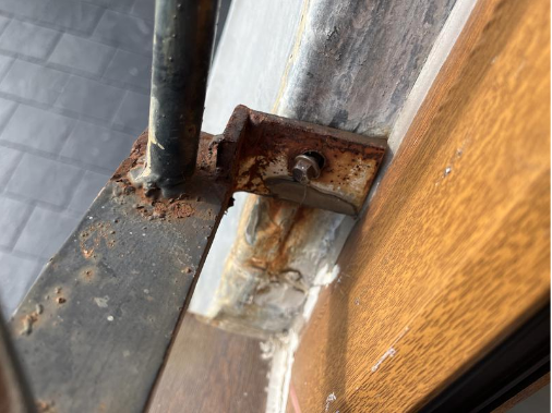 calsurv's tweet photo. Some of the issues identified this week - potential failure to balcony guarding, exposed electrical busbar, mice and a dirty cold water tank... we will seek out the things you may not find! 

#HomeSurvey #SafetyFirst https://t.co/8oXEyoZerS