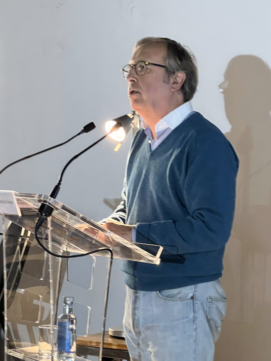 Federacion_CS's tweet image. 🗣️ Ponencia 
👉🏼Angel González Pieras. 

𝗗𝗶𝗿𝗲𝗰𝘁𝗼𝗿 𝗚𝗿𝗮𝗹. 𝗱𝗲 𝗧𝘂𝗿𝗶𝘀𝗺𝗼 𝗱𝗲 𝗖𝗮𝘀𝘁𝗶𝗹𝗹𝗮 𝘆 𝗟𝗲𝗼́𝗻.

#IIEM #EncuentroMundial #asociacionesjacobeas #galicia #caminodesantiago @DGCyL @jcyl @castillayleon