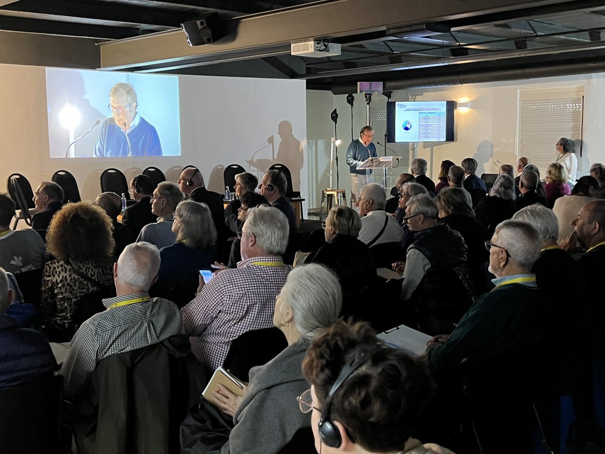 Federacion_CS's tweet image. 🗣️ Ponencia 
👉🏼Angel González Pieras. 

𝗗𝗶𝗿𝗲𝗰𝘁𝗼𝗿 𝗚𝗿𝗮𝗹. 𝗱𝗲 𝗧𝘂𝗿𝗶𝘀𝗺𝗼 𝗱𝗲 𝗖𝗮𝘀𝘁𝗶𝗹𝗹𝗮 𝘆 𝗟𝗲𝗼́𝗻.

#IIEM #EncuentroMundial #asociacionesjacobeas #galicia #caminodesantiago @DGCyL @jcyl @castillayleon