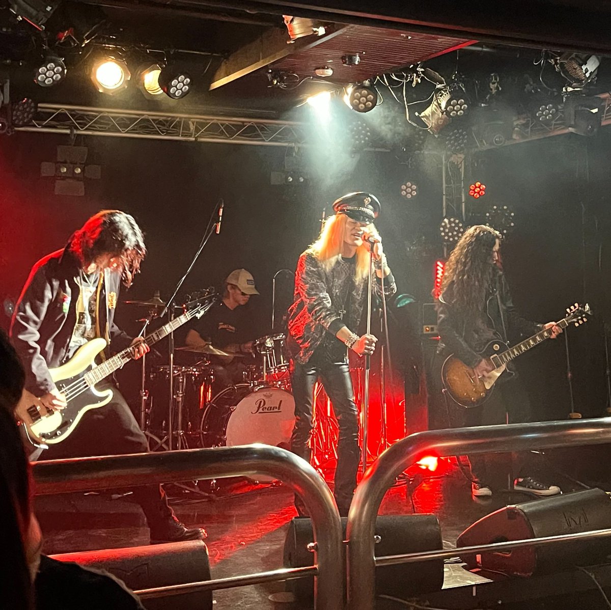 Thanks for coming to my first show!
初ライブ見に来てくれてありがとう！
次は12/26 赤坂で会いましょう
