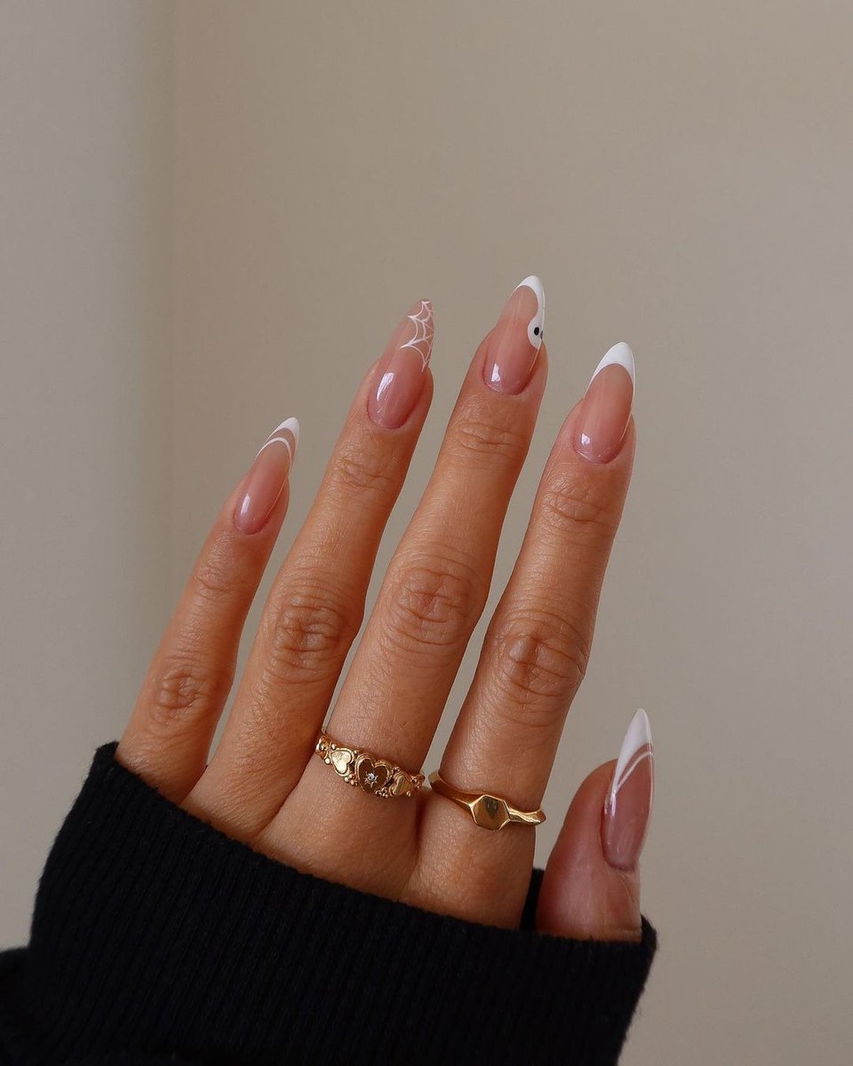 TweezermanUK's tweet photo. Spooky season nails 👻💅 :vivianmariewong https://t.co/eCZVAAuqyV