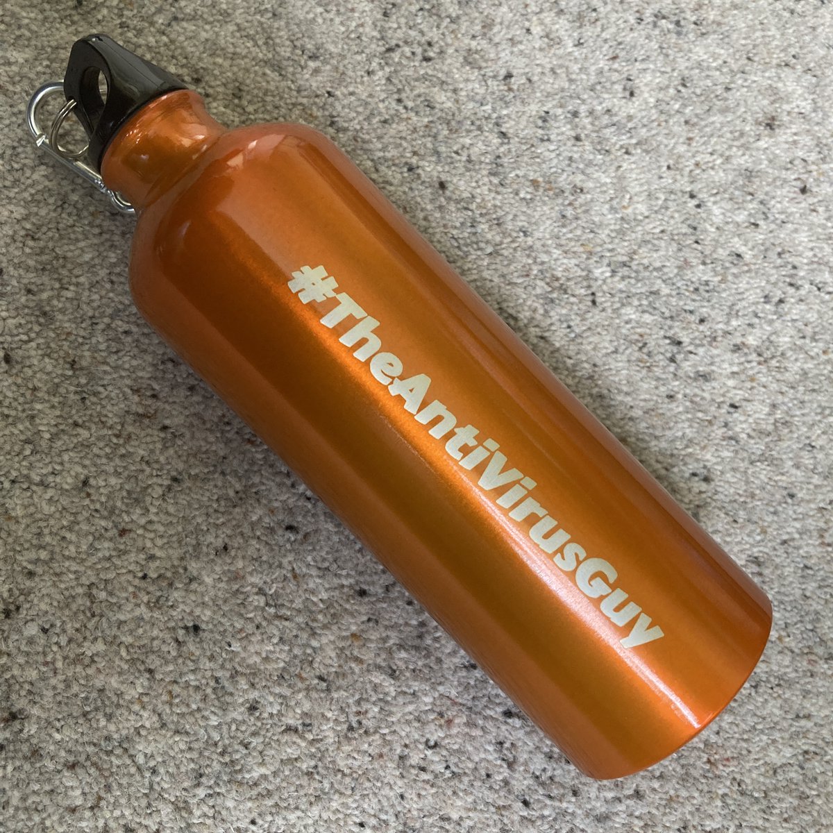 theantivirusguy's tweet photo. Received both these branded, laser engraved, water bottles from Guy at @Surefyre Laser Design yesterday.

If anyone wants one of these with their own hashtag, or Twitter / X name on it, have a chat with Guy. 

Chris #TheAntiVirusGuy https://t.co/UGDwz54DMW