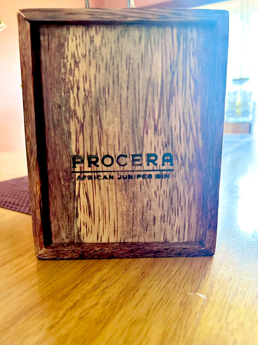 lizzientonjira's tweet photo. What a beautiful gift and message, on this wonderful #mashujaaday2023 day. Thank you so much #procera ❤️ …Finest Authentic Kenyan Gin! https://t.co/4tIEUWSLWI