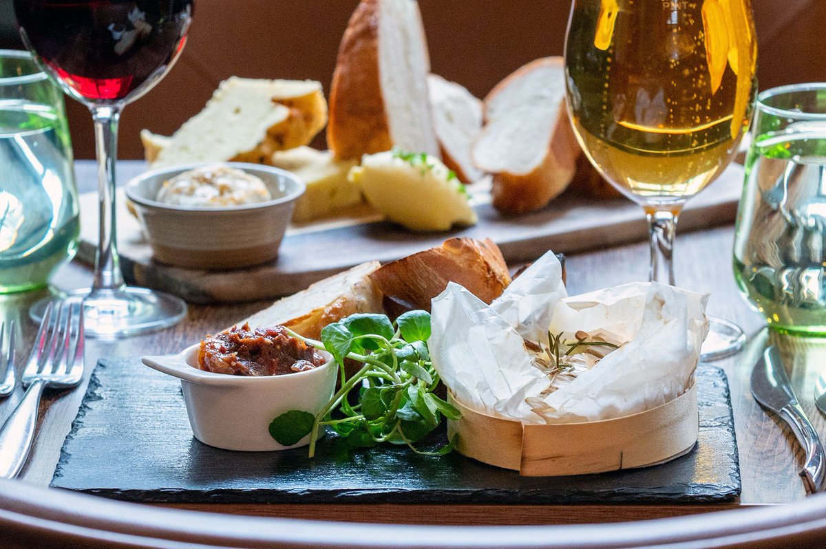 Friends, families, lovers—The Smoke House is a dining destination for everyone. Book your table and make memories over a sumptuous meal. #FamilyFriendly #DateNight