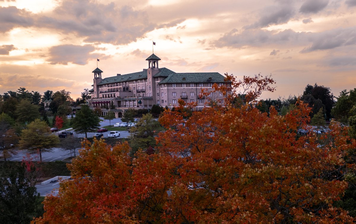 VisitHersheyHBG's tweet photo. Fall colors in @HersheyPA π Explore @hersheygardens (Pumpkin Palooza the next two weekends!) and grab dinner or a cocktail at the iconic The Hotel Hershey - overlooking "the town that Milt built." https://t.co/Fz3EmBUons