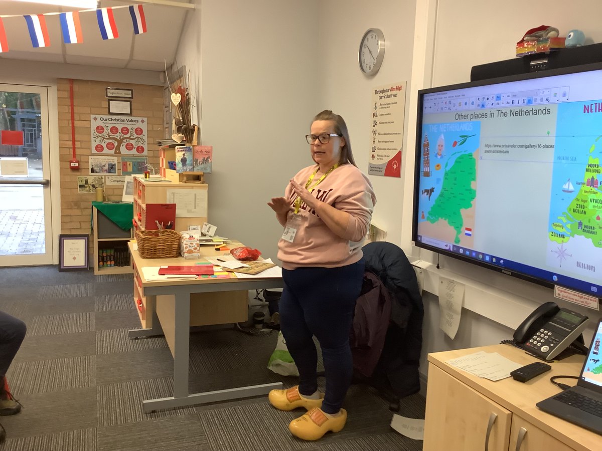 StPhilipsY6A's tweet photo. We began our European Day of Languages by hearing from our Dutch visitor. She taught us some Dutch, told us about life in The Netherlands and even showed us her clogs! @StPhilipCEAP #teamstphilips https://t.co/VaFngW26Ly