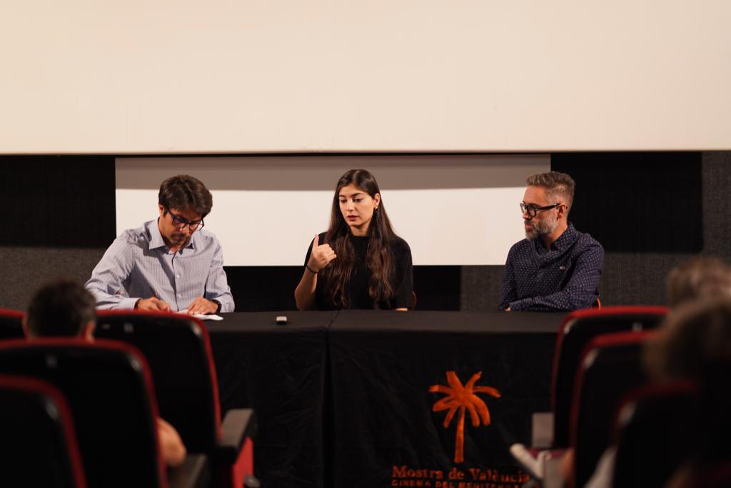 lamostravlc's tweet image. 🍇 RIVERBED de Bassem Breche 🍇 Sección Oficial
Funciones en Cines Babel: 
Sábado, 21. 19h.
Con la asistencia de la actriz Omaya Malaeb
Domingo, 22. 16h.

lamostradevalencia.com/pelicula/river…

🌴 #LaNostra