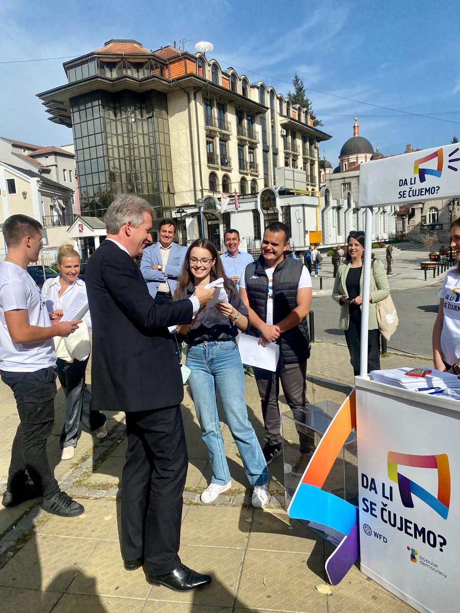 EAFergusonUK's tweet photo. Demokratija na delu u #Kragujevac!

Zajedno sa @WFD_Democracy i @popdemokratija smo pružili desetinama mladih nepristrasne prilike da se obrazuju o politici i javnom životu.

#PopularnaDemokratija #popdem #dalisecujemo https://t.co/6llcXKudBP