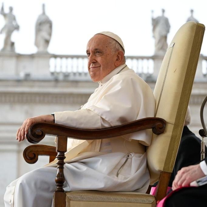 O medo é um dos piores inimigos da nossa vida cristã. Jesus exorta: “Não tenham medo”. Por vezes sentimos esta aridez espiritual; não devemos ter medo dela. O Pai cuida de nós, porque o nosso valor é grande aos Seus olhos. 

#PapaFrancisco #EvangelhodeHoje