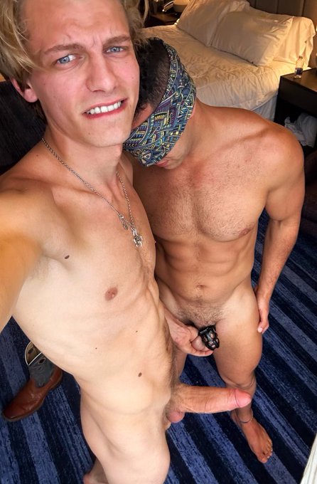 Caged d*cks are sooo cute look at his shrimp next to my monster @AnonBttmAdv https://t.co/hrqrEKrlIW